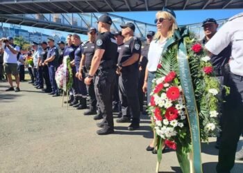 Стотици почетоха паметта на бургаските полицаи Йордан Илиев и Атанас Градев