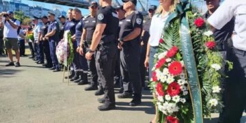 Стотици почетоха паметта на бургаските полицаи Йордан Илиев и Атанас Градев