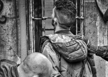 Пишман майсторът Кирил, обвинен в измама и изнудване, остава в ареста