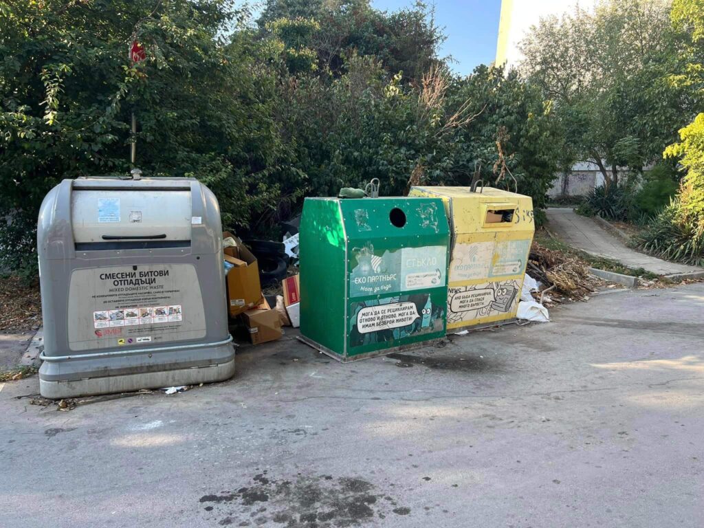 Обмислят смяната на жълтите контейнери за смет във Варна