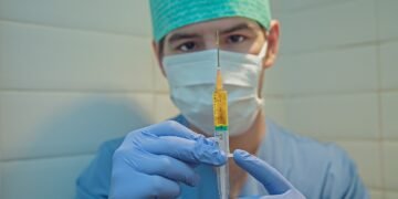 Започват първите в света опити за ваксина срещу рак на белия дроб