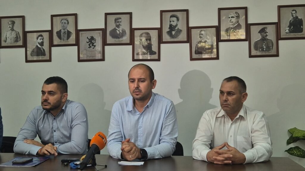 Юлиян Губатов, „Възраждане“: Кметът да излезе и да обясни на варненци, защо новата сграда на Математическата гимназия няма да бъде построена (ВИДЕО)