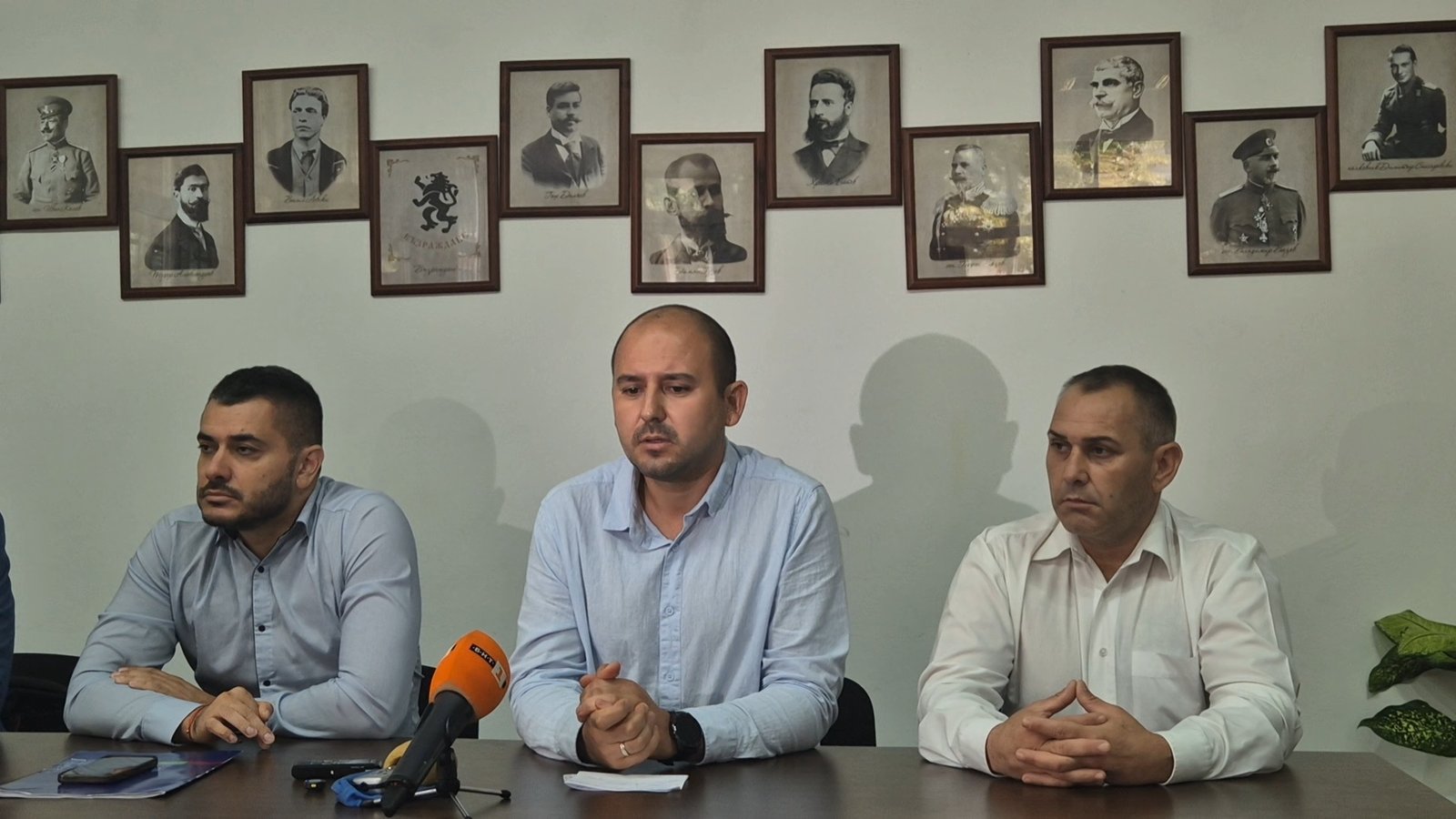 Юлиян Губатов, „Възраждане“: Кметът да излезе и да обясни на варненци, защо новата сграда на Математическата гимназия няма да бъде построена (ВИДЕО)