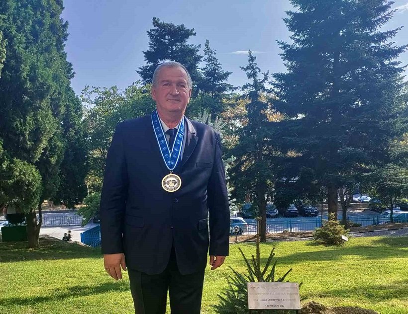 Помощник-ректорът на Морско училище бе удостоен с почетното звание „За заслуги“