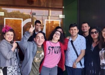 Уникалната театрална формация “Феникс” празнува днес 15-годишен юбилей