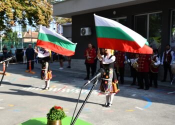 Откриха официално парк „Армейски“ в Долни чифлик