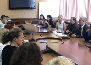 В район „Одесос“ започнаха дейности по есенна резитба на дървета и клони