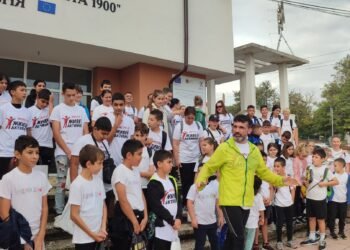 Три поколения се събраха на пешеходен поход в Девня (СНИМКИ)