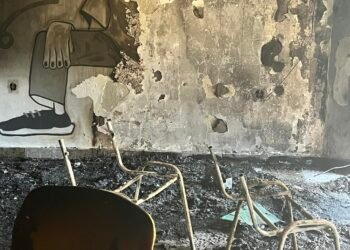 Гледката в офиса на ПП “Величие” след пожара във Варна е потресаваща, всичко е съсипано! (СНИМКИ)