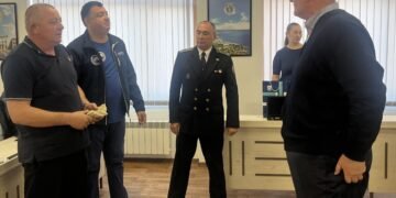 Трима моряци от Аксаково получиха почетни плакети за успешната мисия в Антарктида