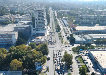 Асфалтират преходните трасета между северното и южното платно по бул. „Владислав Варненчик“ до Двете кули