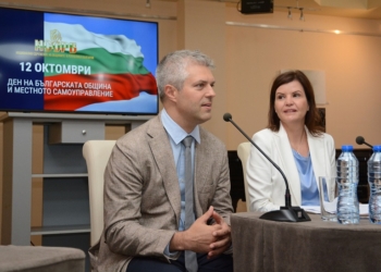 Кметът на Варна Благомир Коцев е домакин на отбелязването на Деня на българската община и местното самоуправление