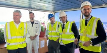 Първите доставки втечнен природен газ за България пристигнаха на терминала в Александруполис