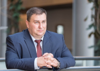 Емил Радев настоява за балансиран подход при еврорегулациите за автомобилните емисии