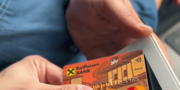 Във всички коли на „Триумф такси“ вече се плаща и с карта
