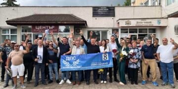 Пред пълна зала в Долни чифлик кандидатите “ДПС-Ново начало” обещаха да работят за и с хората