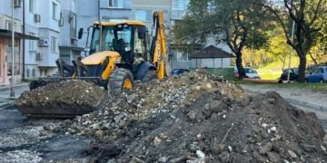 По-добре късно, отколкото никога: Тежка техника боботи из “Владиславово”, за добро е! (ВИДЕО/СНИМКИ)