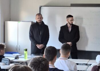 Прокурори обсъждаха със седмокласници от ОУ „Петко Р. Славейков“ темата за агресията в училище
