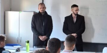 Прокурори обсъждаха със седмокласници от ОУ „Петко Р. Славейков“ темата за агресията в училище