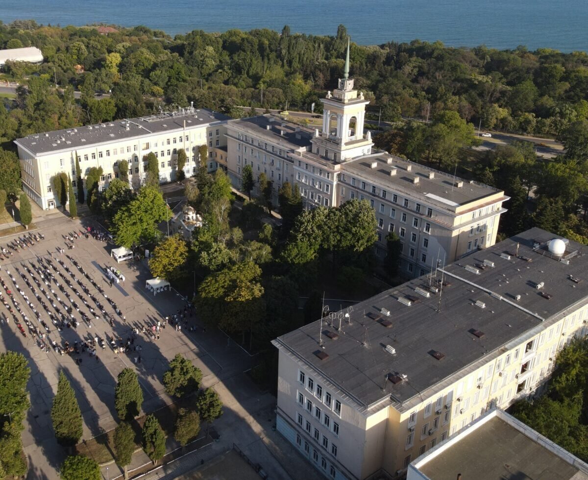Висшето военноморско училище „Н. Й. Вапцаров“ – академична сграда във Варна
