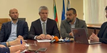 Кметът Коцев за “Синята зона”: Заобикаляни са обществени поръчки на база “ала-бала” договори (ВИДЕО)