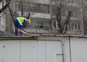 Продължава премахването на бараките по ул. “Д-р Пискюлиев” във Варна