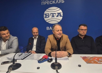 Инвеститорите на небостъргача в центъра на Варна се оплакаха от административен произвол (ВИДЕО)