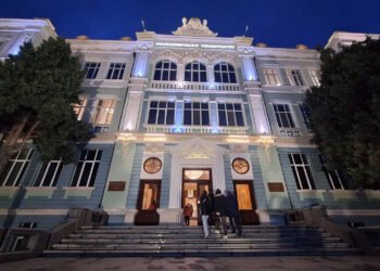 Кметът Благомир Коцев поздрави студентите-отличници в Икономическия университет – Варна (СНИМКИ)