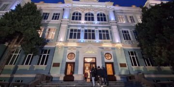 Кметът Благомир Коцев поздрави студентите-отличници в Икономическия университет – Варна (СНИМКИ)