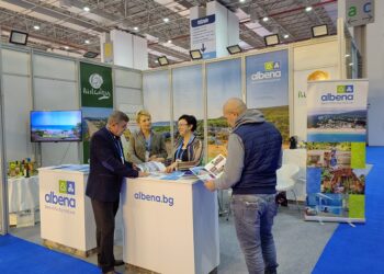 Албена за първи път се представя като туристическа дестинация на голямо международно туристическо изложение в Измир