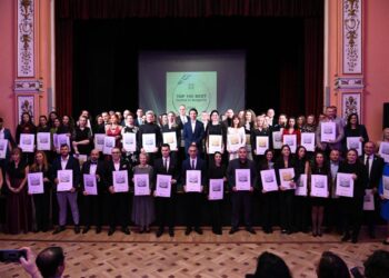 Министърът на туризма връчи грамотите на най-добрите хотели в България