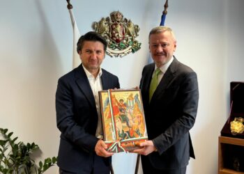 Евтим Милошев предаде управлението на туризма на новия министър Мирослав Боршош
