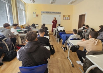 Прокурор Николета Арнаудова от Апелативна прокуратура – Варна гостува в I Езикова гимназия