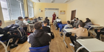 Прокурор Николета Арнаудова от Апелативна прокуратура – Варна гостува в I Езикова гимназия