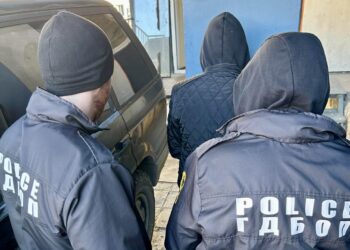 Служители на ГДБОП откриха наркооранжерия в индустриално помещение във Варна, оборудвано за отглеждане на марихуана