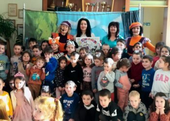 Пътешествието на спектакъла „Цветна палитра” на театрална трупа „Трик-Трак” от Варна продължава