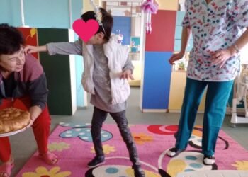 Чудо или упорита работа? Момиченце на близо 9 години проходи, благодарение на специалисти от ДМСГ – Варна