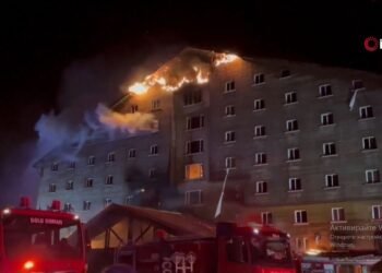 10 души загинаха при пожар в турски ски курорт, повече от 30 души са ранени (ВИДЕО)
