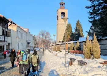 Турист е с тежки травми след падане от тераса на хотел в Банско