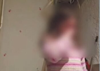 Майка снима как тормози детето си, социалните мрежи “кипнаха” от възмущение (ВИДЕО)