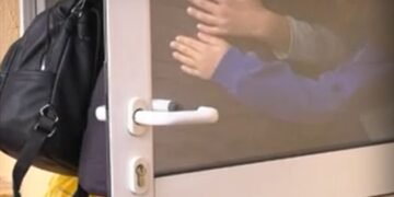 Емоционална среща: Майката на малтретираните от баща им деца пристигна при тях (ВИДЕО)