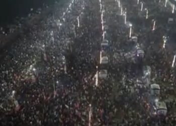 Религиозен фестивал в Индия взе жертви, десетки са ранени