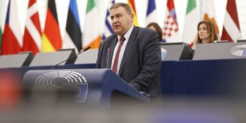 Евродепутатът Емил Радев настояЕС да финансира огради по външните си граници