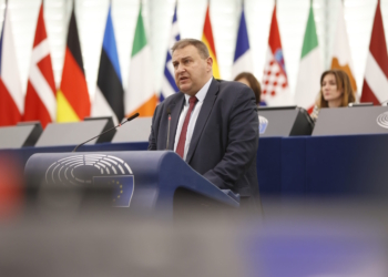 Евродепутатът Емил Радев настояЕС да финансира огради по външните си граници
