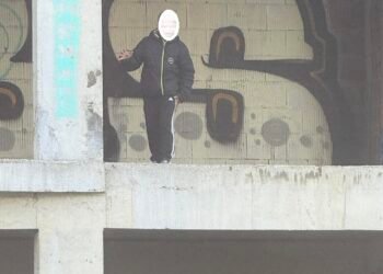 Изоставените строежи във Варна са притегателно място за забавление за деца и младежи