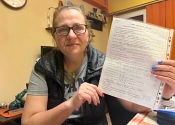 Чиновници подложиха на унизително разиграване жена от Варна с диабет, при опита й да разбере защо няма пенсия! (ВИДЕО)