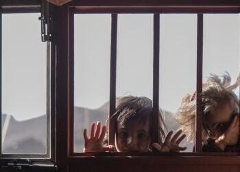 Експерти коментираха трябва ли да се закрият социалните домове за деца у нас (ВИДЕО)