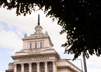 Народното събрание търси студенти с интерес към законотворчеството