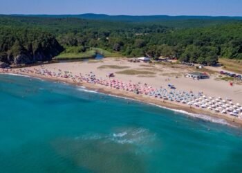 Министерството на туризма разпореди незабавна проверка след сигнал за нарушения на плаж „Бутамята“