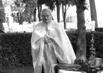 Варна се сбогува с уважавания и обичан свещеник Любомир Попов